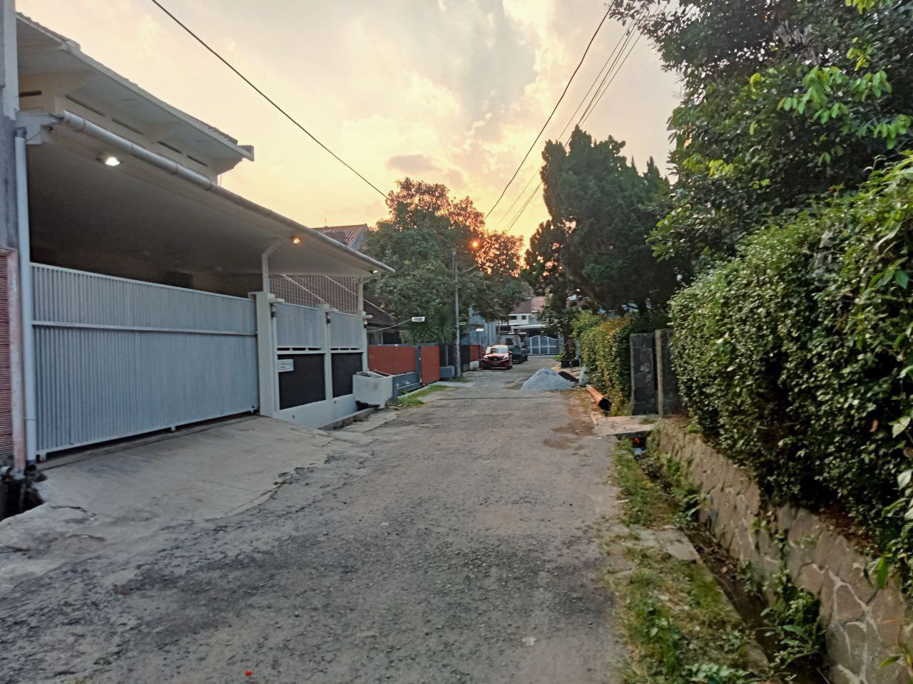 Dijual Rumah lama Hook hitung tanah Turangga