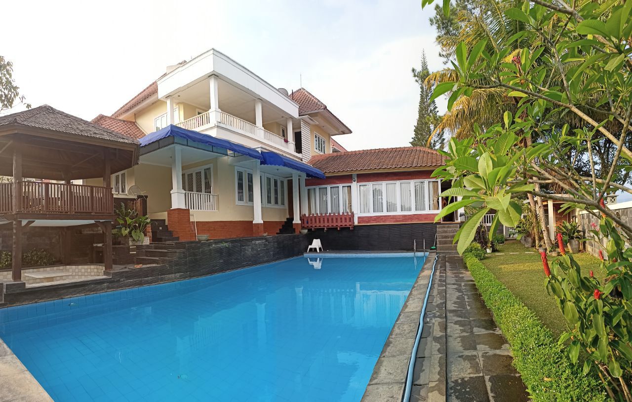 Murah Rumah Lux Baru Renovasi Furnished View Danau Di KBP Bandung